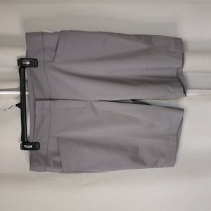 NWOT Women's PGA Tour Grey Golf Shorts Size 14.